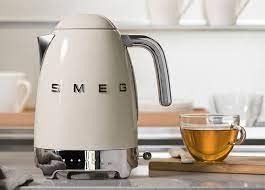 Smeg KLF03BLUK Retro Style Kettle - Black