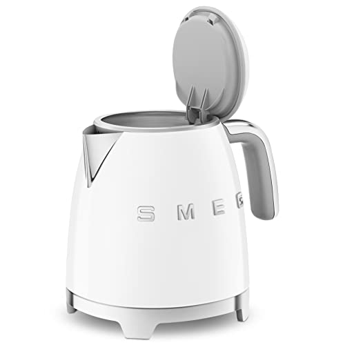 Smeg KLF03BLUK Retro Style Kettle - Black